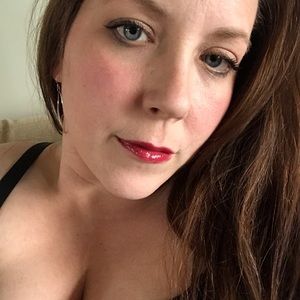 Meet your Posher, Carrie